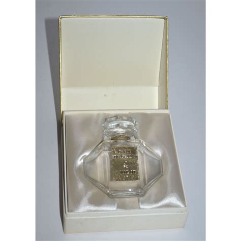 crepe de chine perfume vintage.